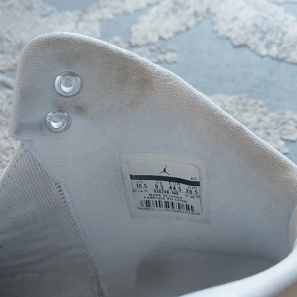 Jordan White Athletic High-Top SneakersSize  10.5